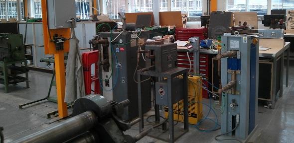 Spot-welders and cooler 590 by 288 Spot-welders and cooler 590 by 288